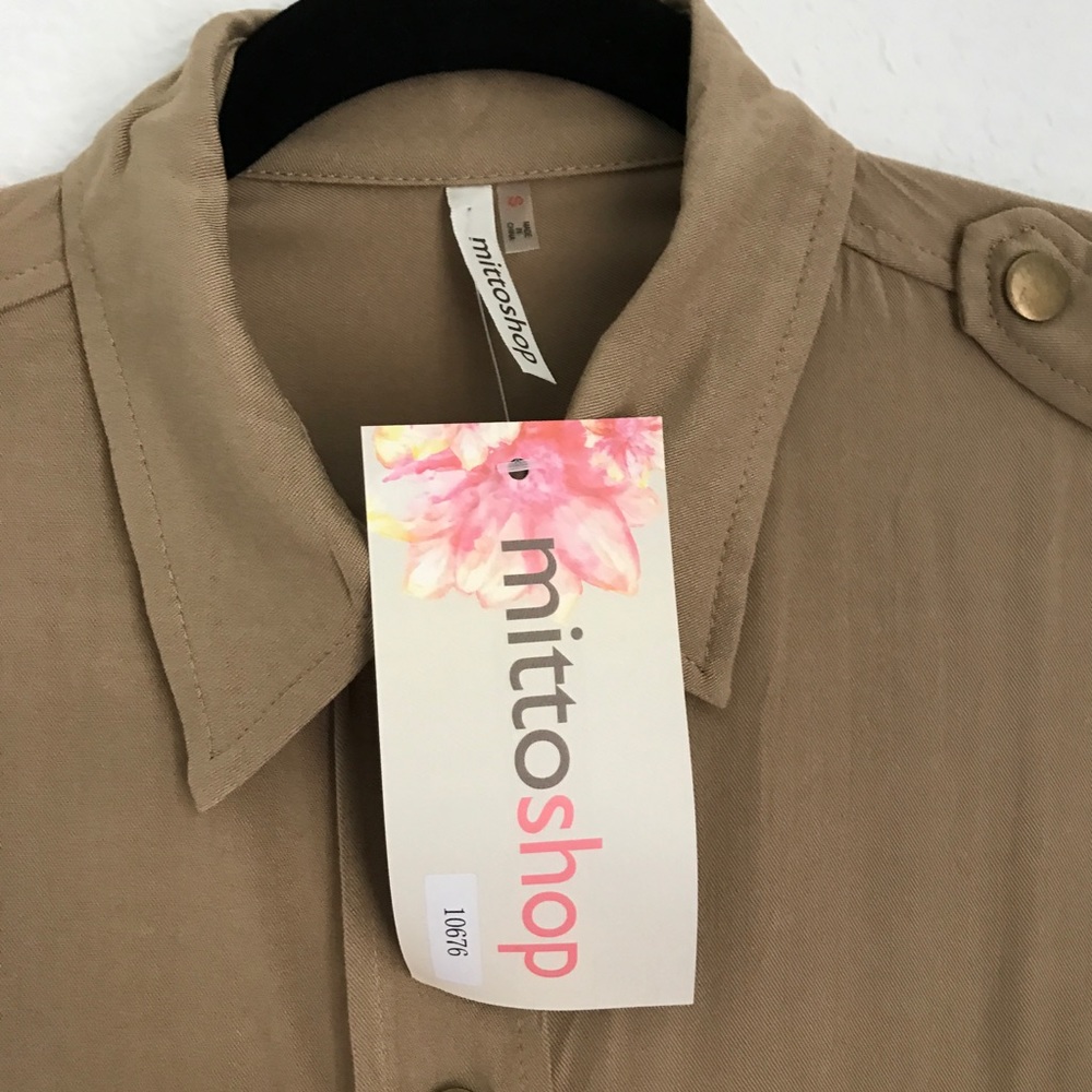 ✨|🎉HOST PICK🎉| Tan Utility Button Up - Picture 6 of 8